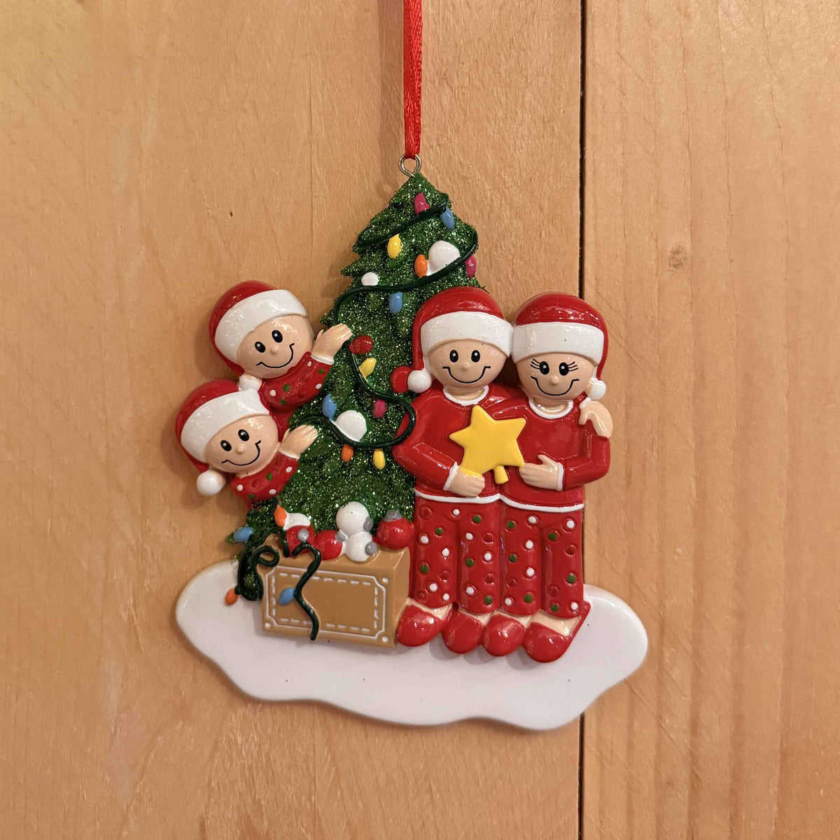 Addobbando l'Albero di Natale per 4