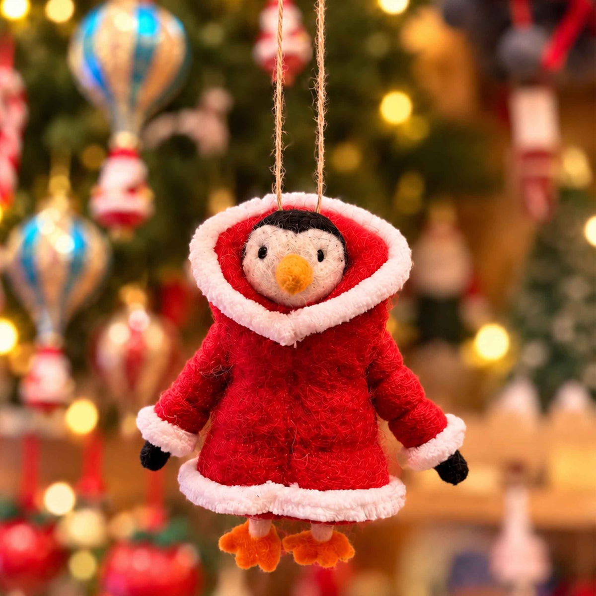 Pinguino con buffo giacchetto - decorazione da appendere